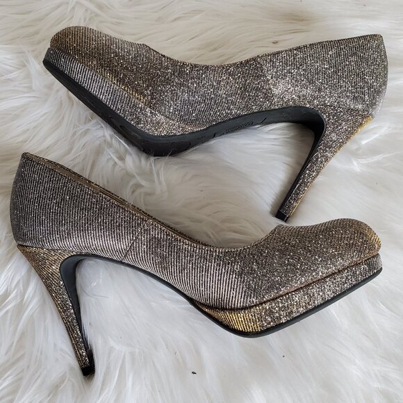 Fioni Night Gold Shimmer Metallic Round Toe Stiletto Heels SZ 8 - Picture 1 of 10